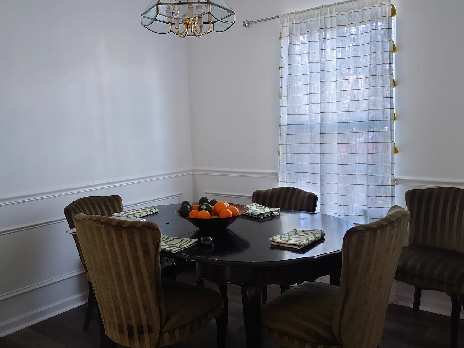 3 bed, 1408 sqft, $850 — Photo 1