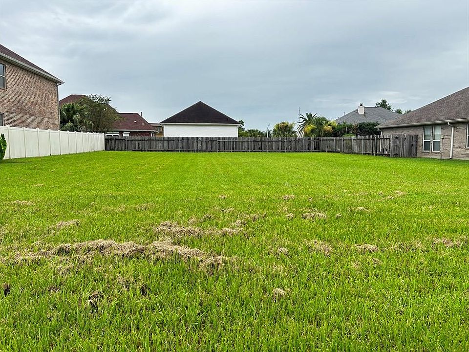 2nd image of 1842 Squirewood Dr E