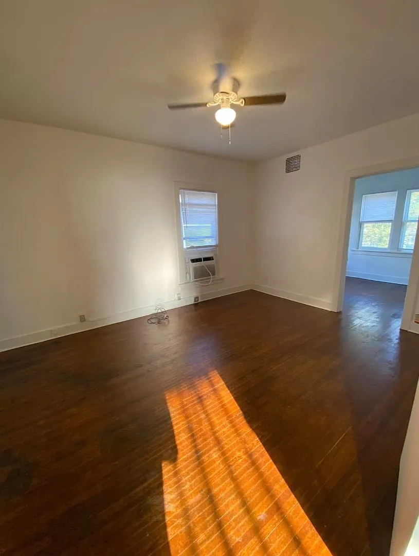229 E 6th Ave - 4 — Photo 2
