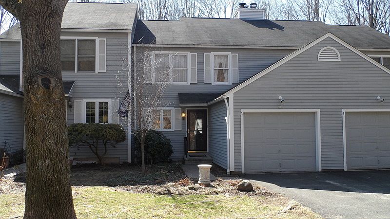Front view of the Condo
						:
						Front view of the Condo