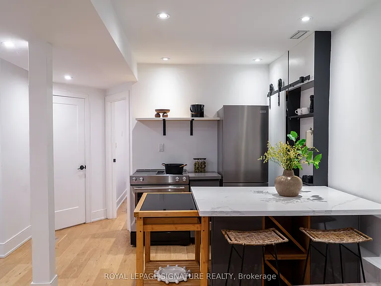 10 Wilfrid Ave #LOWER — Photo 10