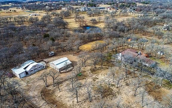 3rd image of 4433 Glen Oaks Dr