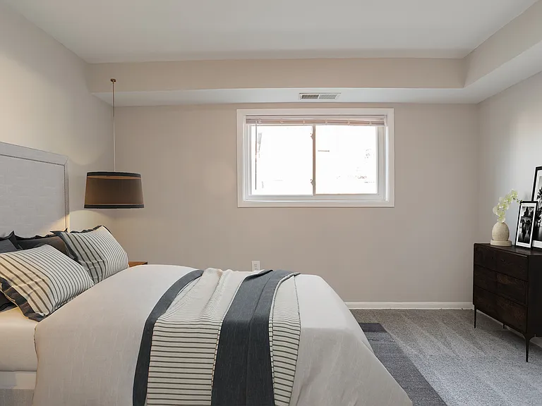Raleigh Court Apartments — Photo 3