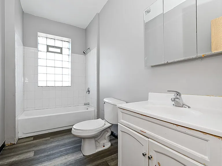 6200 S Albany Ave — Photo 11