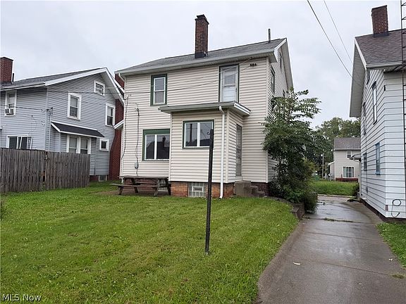 5th image of 2406 Nicholas Pl NW