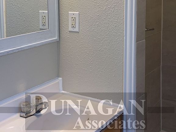 3rd image of 206 S Mesa St #B