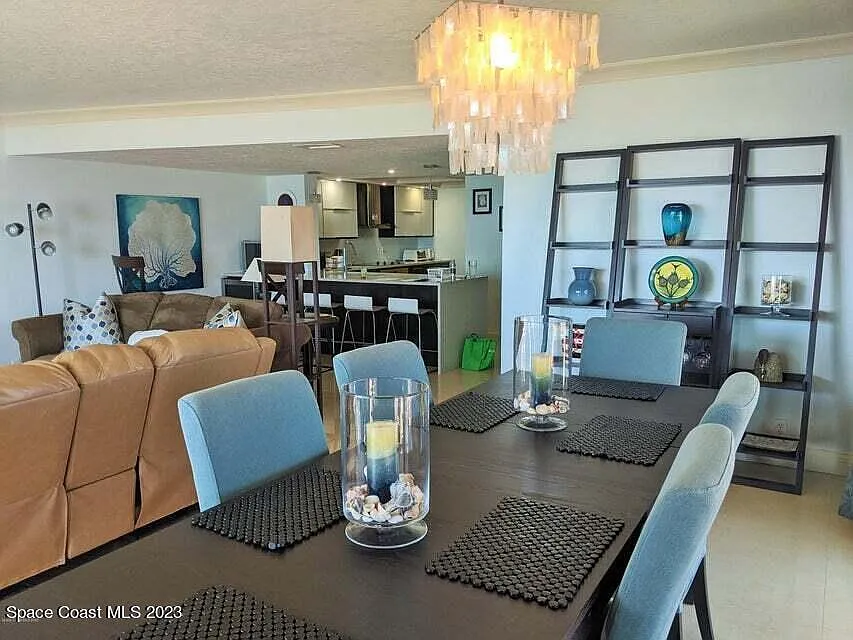 3 bed, 2.0 bath, 1702 sqft, $4,000 — Photo 4