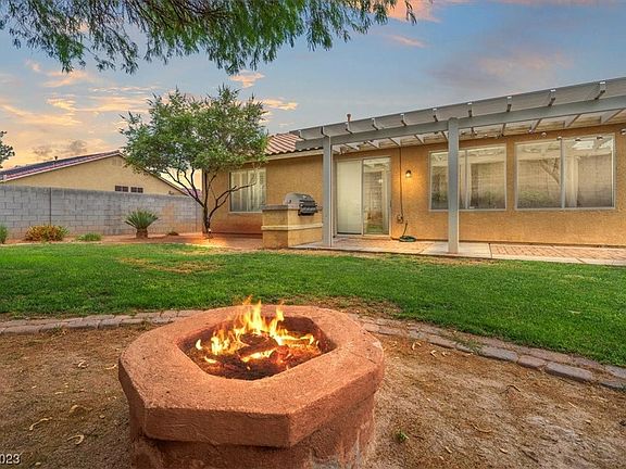 3rd image of 5841 Vista Luna St