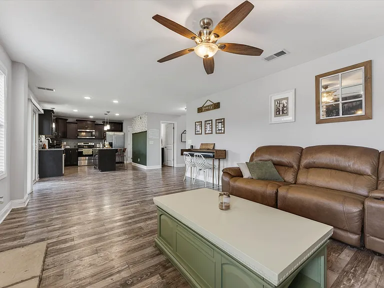1200 Eagles Nest Ln — Photo 8