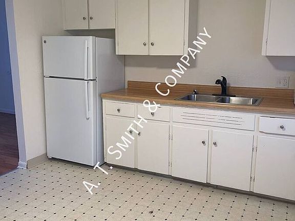 3rd image of 3240 N Columbine St