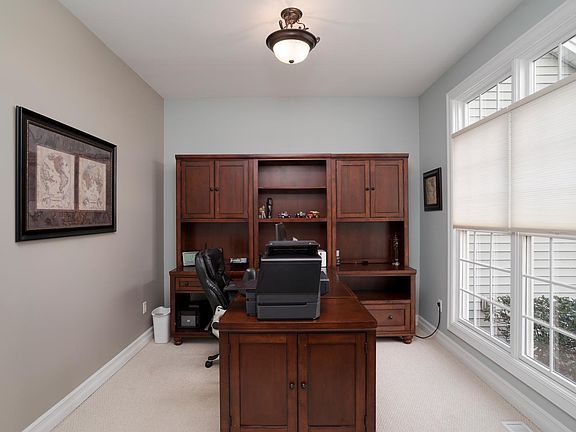 3rd image of 7184 Creekbend Dr