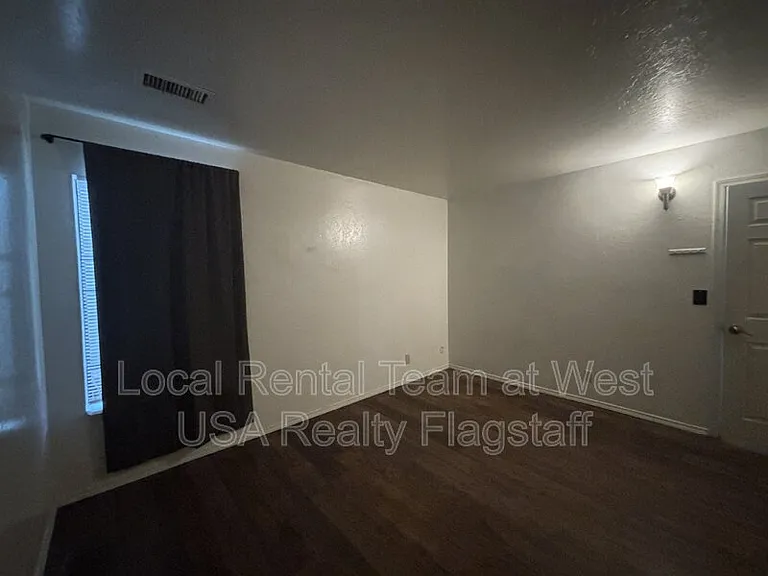 625 S Fountaine St #B — Photo 19