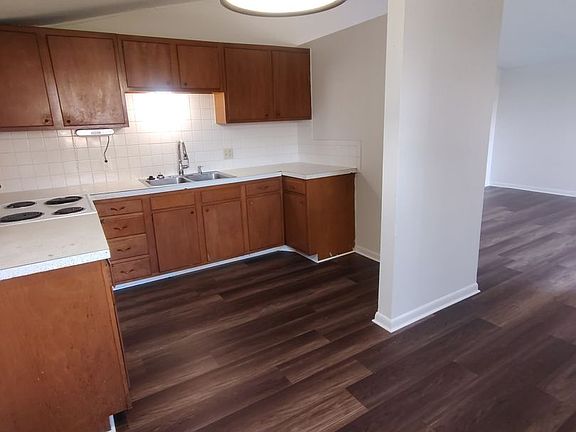 2nd image of 169-171 Day Ave #169