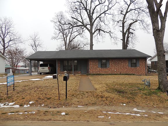 2nd image of 1920 Dogwood St