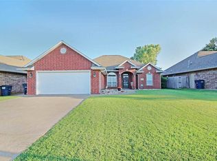4703 Oakcrest Ave, Enid, OK 73703