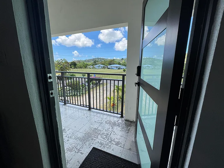 47 Three La Grande Princesse Cir #H — Photo 2