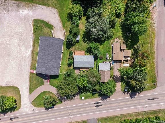 4th image of 3064 Main St