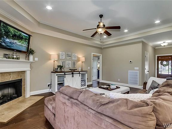 4th image of 11715 Belle Meade Cir