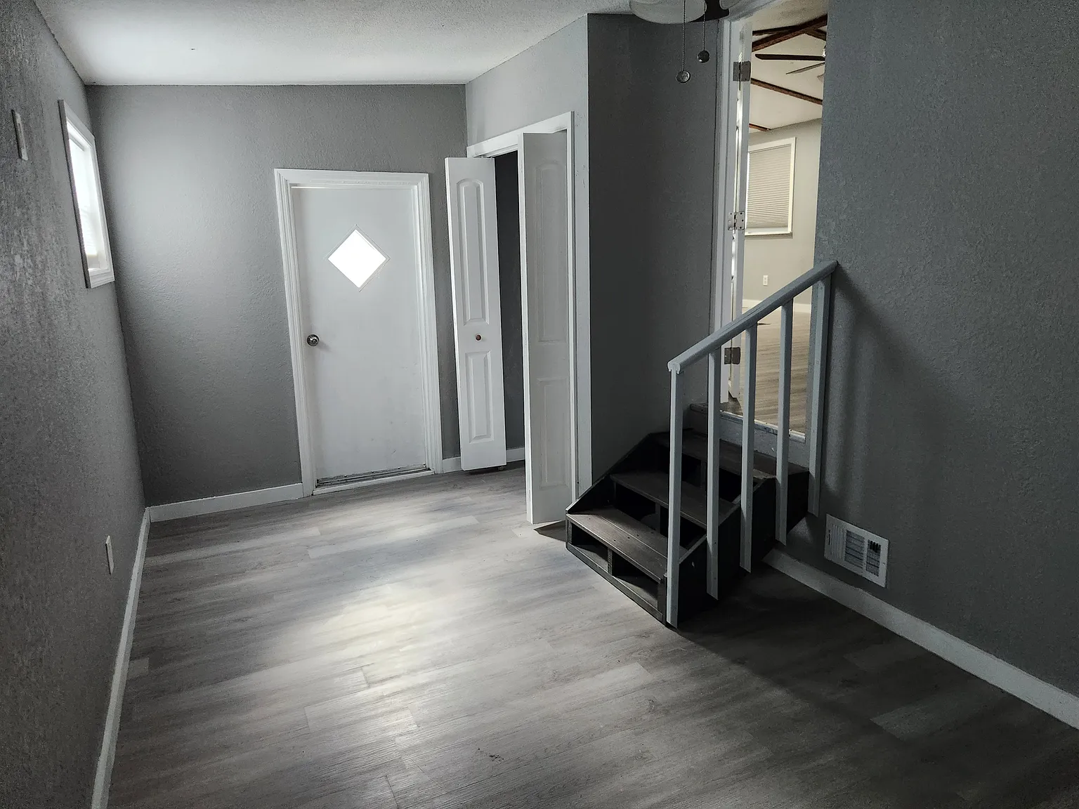 3 bed, 1.5 bath, 1150 sqft, $1,400 — Photo 3