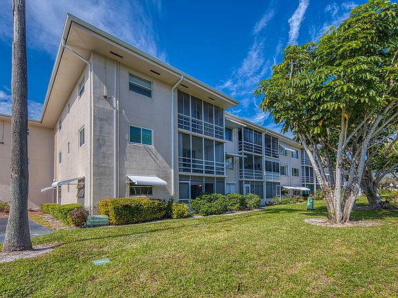 2nd image of 2581 Garden Drive N #110