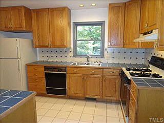 4th image of 706 W Knox St