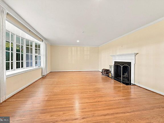 5th image of 2224 N Stone Ridge Ln