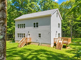 115 Deer Path Ln, Pocono Summit, PA 18346