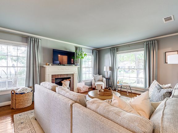 3rd image of 6006 Penrose Ave