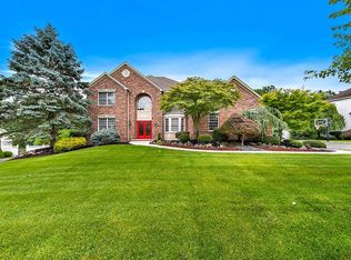 8 Hubert St, Whippany, NJ 07981