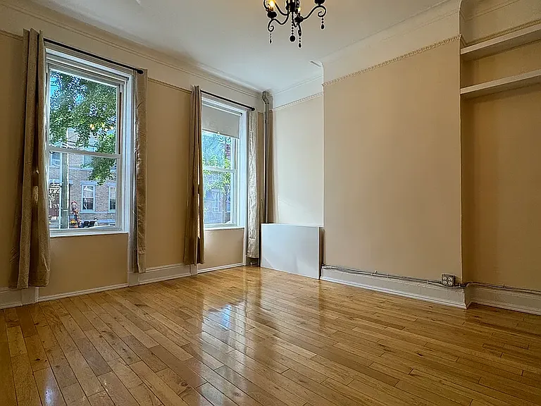 601 Morgan Ave #1 — Photo 2