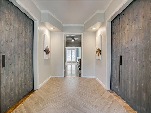 3rd image of 411 N Waddill St