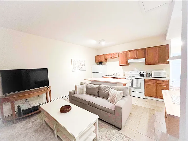 23 Pearl St #4 — Photo 2