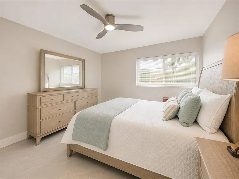 131 Whispering Sands Cir #V-33 — Photo 31
