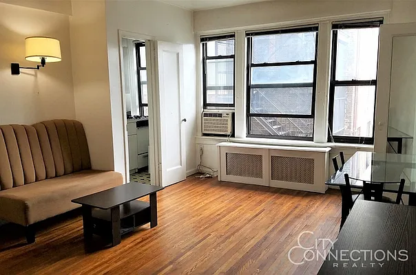 Rented by City Connections Realty | media 8