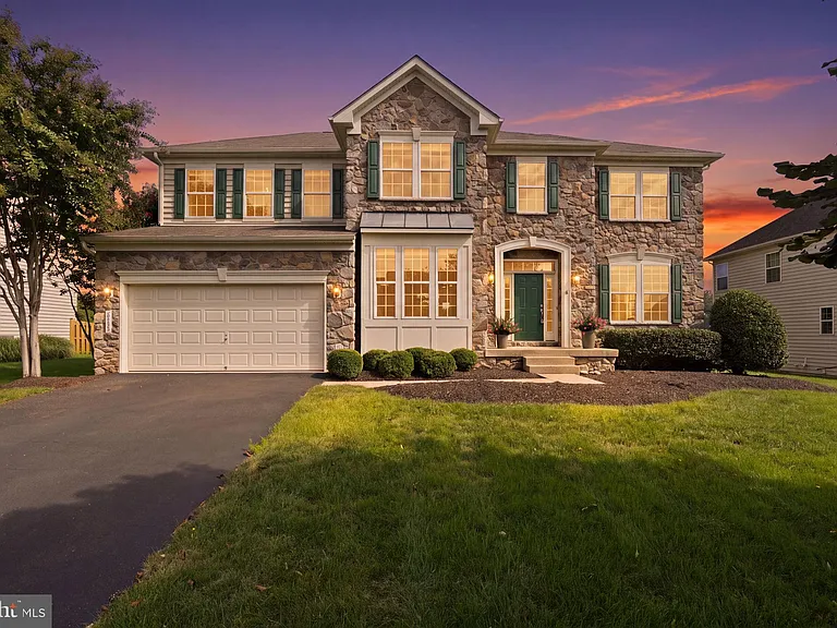42222 Cameron Parish Dr — Photo 1