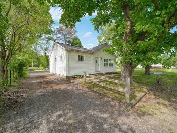 105 Trumble Ave, Jackson, MI 49203