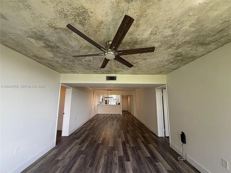 1705 Whitehall Dr #403 — Photo 4