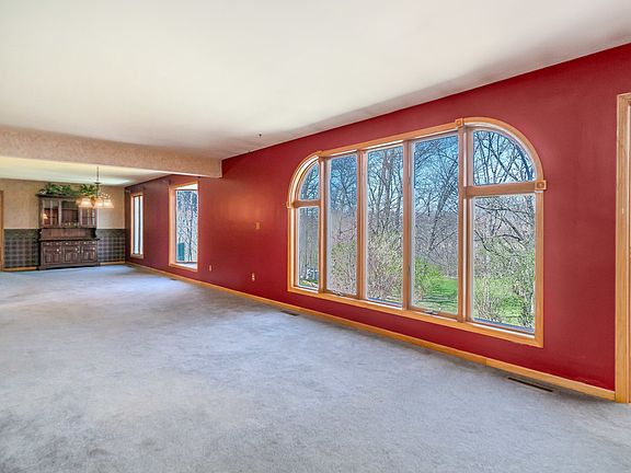 5th image of 9200 Park Dr
