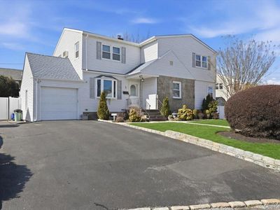2 Squirrel Drive, East Rockaway, NY, 11518