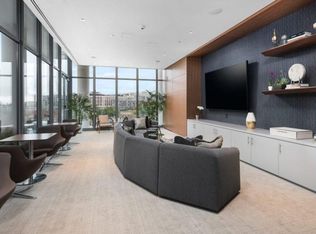 340 W Chestnut St, Chicago, IL 60610