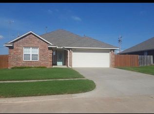 624 S Forest Dr, Mustang, OK 73064