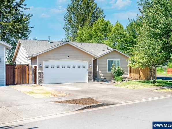 792 Trinity St NE, Albany, OR 97322