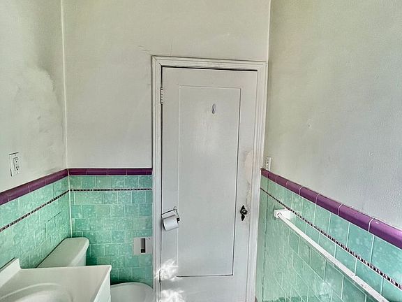 4th image of 367 N Orange Grove Ave APT 105