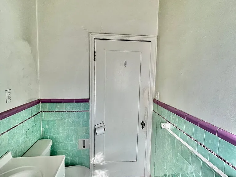 367 N Orange Grove Ave — Photo 4