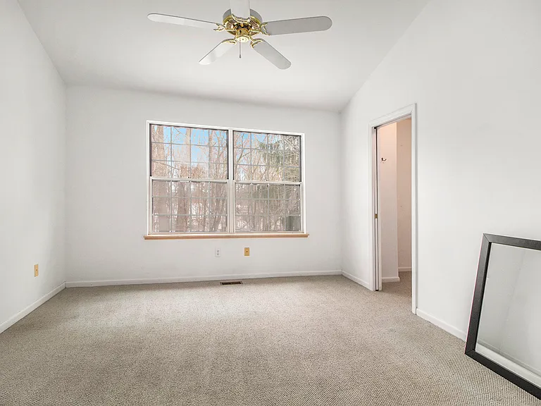 230 Lyn Anne Ct — Photo 7