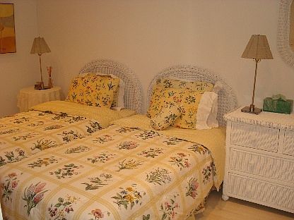 3rd image of 8 Foxcroft Ln