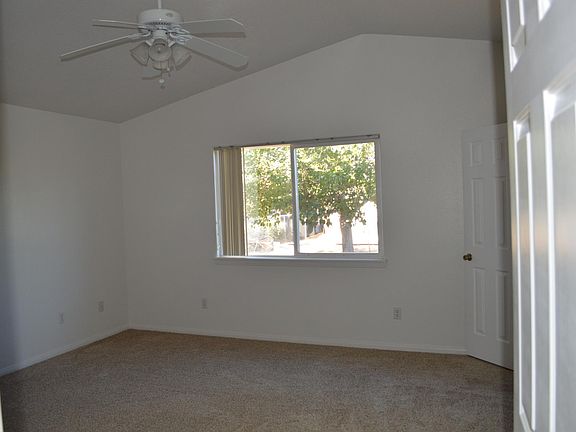4th image of 7711 Victor Ave