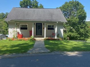 205 Old Cline Rd, Ghent, WV 25843