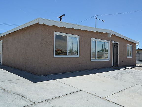 3rd image of 3765 Hawaii Ave