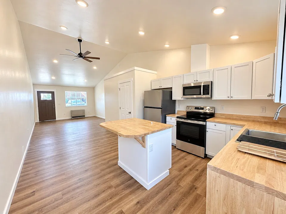 205 E 8th Ave